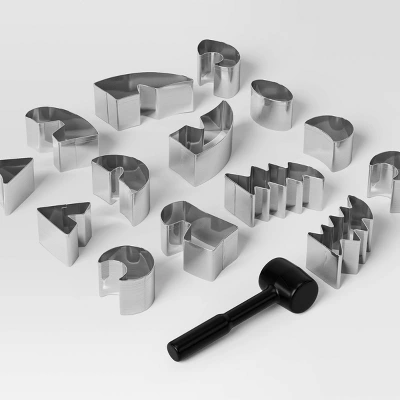 16pc Halloween Pumpkin Carving Punch In Kit - Hyde And EEK! Boutique™ 2 16pc Halloween Pumpkin Carving Punch In Kit - Hyde And EEK! Boutique™ - Image 2